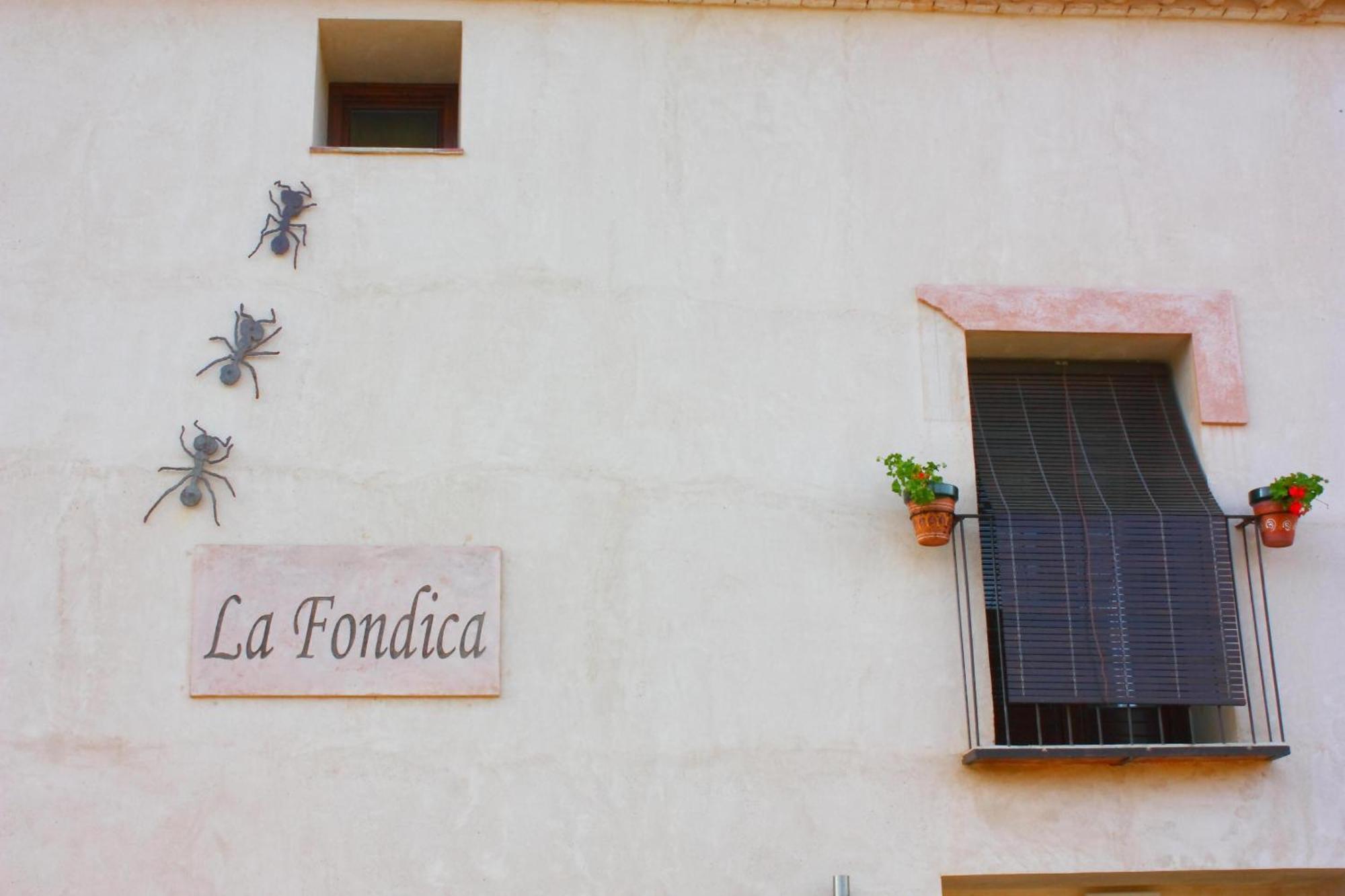 Hotel La Fonda De La Estacion La Puebla De Valverde Εξωτερικό φωτογραφία